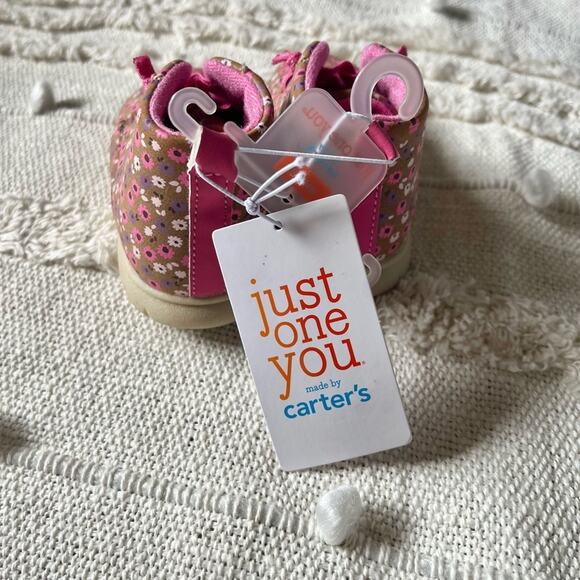 NWT Carter’s toddler girls floral shoes size 4 - Picture 2 of 3